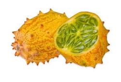 Kiwano orange avec ses épines, fruit exotique en K