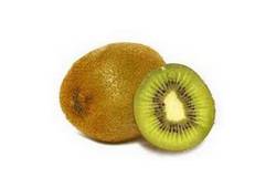 Kiwi vert avec sa peau brune, fruit en K riche en vitamines